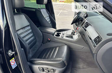 Внедорожник / Кроссовер Volkswagen Touareg 2012 в 