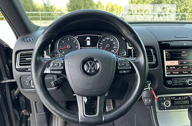 Внедорожник / Кроссовер Volkswagen Touareg 2012 в 