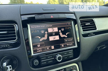 Внедорожник / Кроссовер Volkswagen Touareg 2012 в 