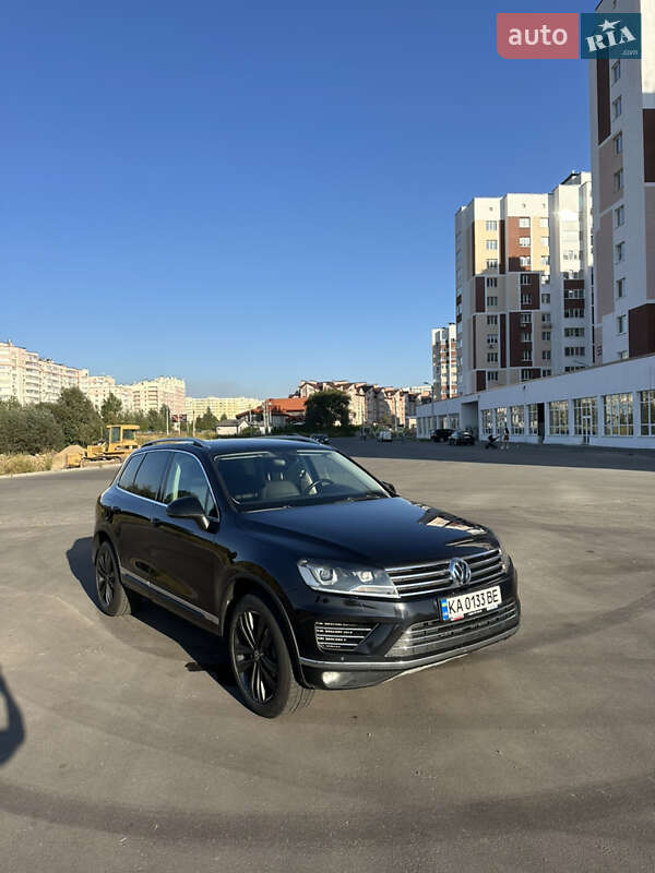 Внедорожник / Кроссовер Volkswagen Touareg 2017 в Киеве