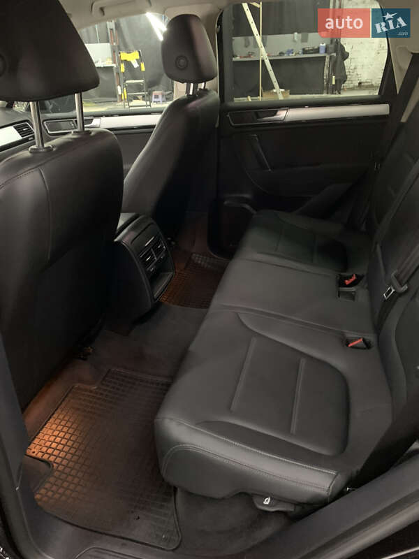 Внедорожник / Кроссовер Volkswagen Touareg 2017 в Киеве