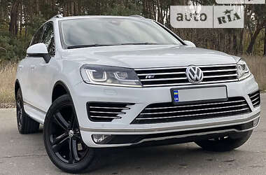 Внедорожник / Кроссовер Volkswagen Touareg 2016 в Львове