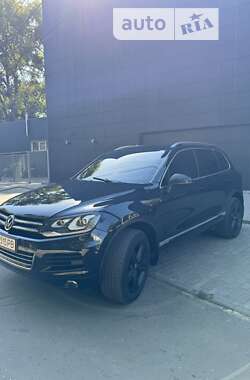 Внедорожник / Кроссовер Volkswagen Touareg 2011 в Изюме