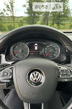 Внедорожник / Кроссовер Volkswagen Touareg 2012 в Подольске