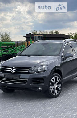 Внедорожник / Кроссовер Volkswagen Touareg 2013 в Черновцах