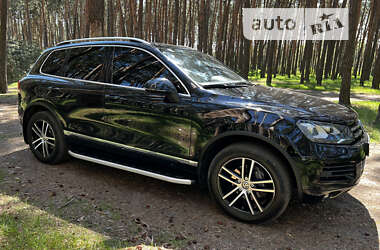 Позашляховик / Кросовер Volkswagen Touareg 2013 в Сумах