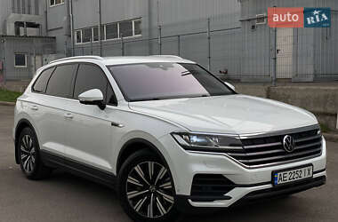 Позашляховик / Кросовер Volkswagen Touareg 2021 в Дніпрі