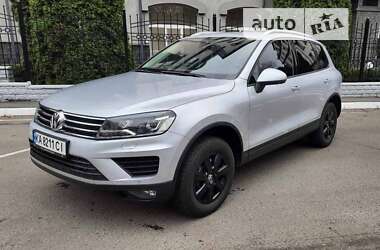 Позашляховик / Кросовер Volkswagen Touareg 2016 в Києві