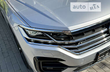 Позашляховик / Кросовер Volkswagen Touareg 2019 в Києві