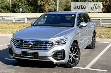 Позашляховик / Кросовер Volkswagen Touareg 2019 в Києві