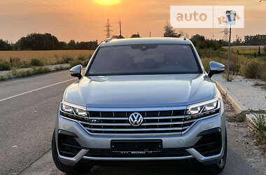 Позашляховик / Кросовер Volkswagen Touareg 2019 в Києві