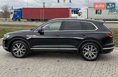 Внедорожник / Кроссовер Volkswagen Touareg 2018 в 