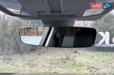 Внедорожник / Кроссовер Volkswagen Touareg 2018 в 