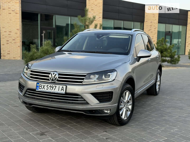 Позашляховик / Кросовер Volkswagen Touareg 2016 в Хмельницькому