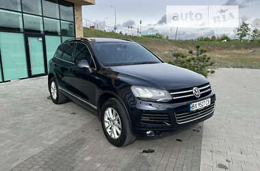 Внедорожник / Кроссовер Volkswagen Touareg 2013 в Хмельницком