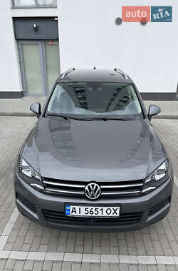 Внедорожник / Кроссовер Volkswagen Touareg 2012 в Белогородке