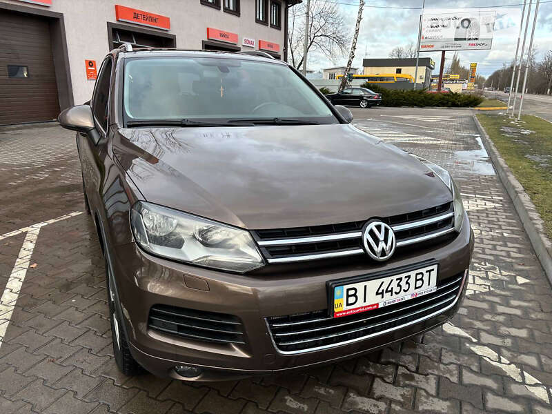 Позашляховик / Кросовер Volkswagen Touareg 2012 в Києві