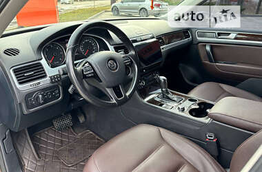 Позашляховик / Кросовер Volkswagen Touareg 2012 в Києві