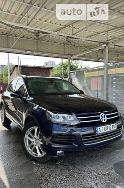 Внедорожник / Кроссовер Volkswagen Touareg 2012 в Ирпене