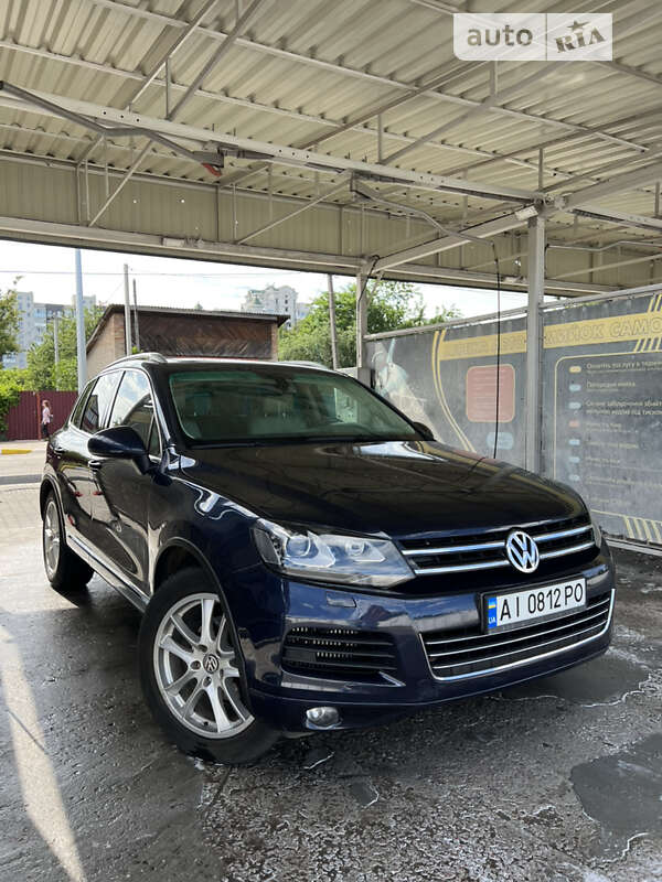 Позашляховик / Кросовер Volkswagen Touareg 2012 в Ірпені