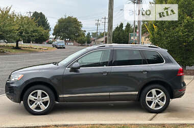 Позашляховик / Кросовер Volkswagen Touareg 2013 в 