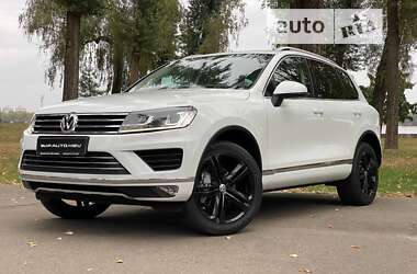 Внедорожник / Кроссовер Volkswagen Touareg 2017 в Киеве