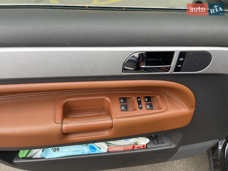 Внедорожник / Кроссовер Volkswagen Touareg 2007 в Киеве