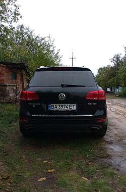 Внедорожник / Кроссовер Volkswagen Touareg 2010 в Еланце