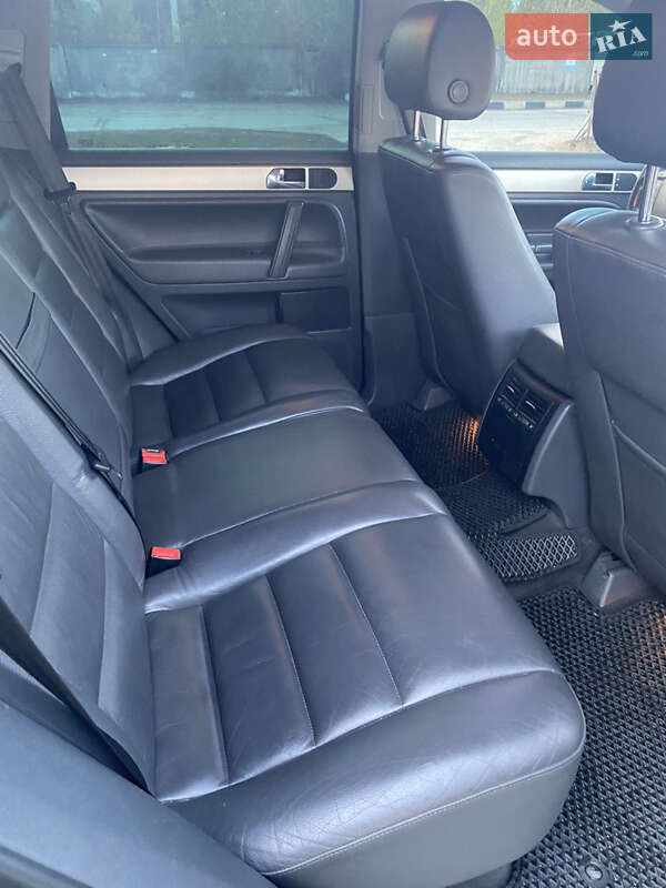 Внедорожник / Кроссовер Volkswagen Touareg 2006 в Вараше