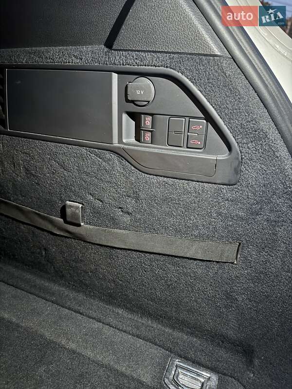 Внедорожник / Кроссовер Volkswagen Touareg 2011 в Киеве фото 24 Внедорожник / Кроссовер Volkswagen Touareg 2011 в Киеве