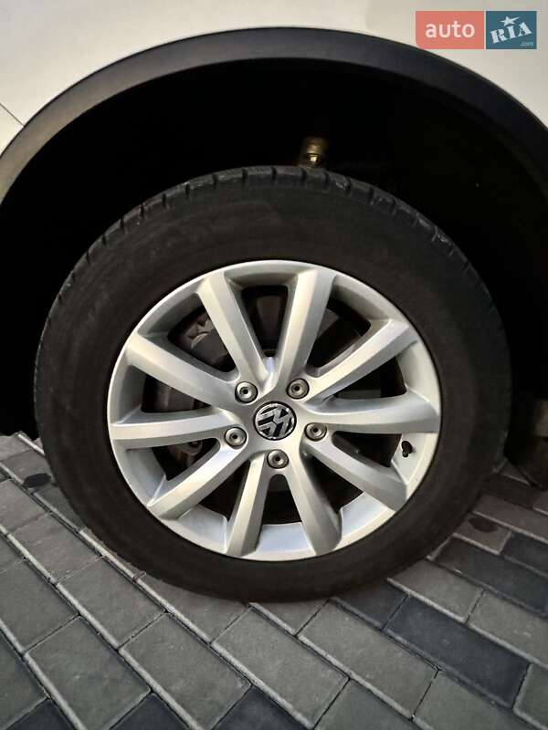 Внедорожник / Кроссовер Volkswagen Touareg 2011 в Киеве фото 25 Внедорожник / Кроссовер Volkswagen Touareg 2011 в Киеве