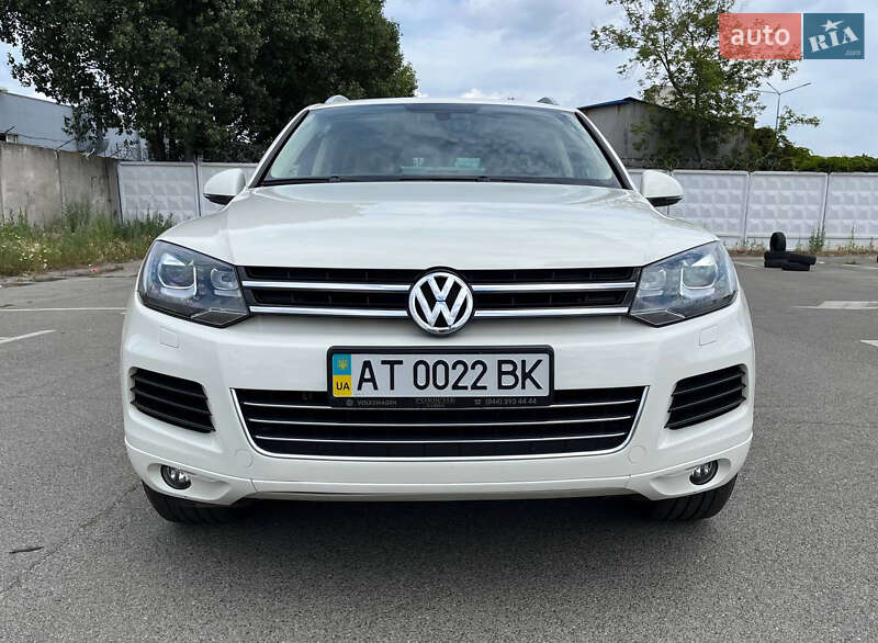 Внедорожник / Кроссовер Volkswagen Touareg 2011 в Киеве