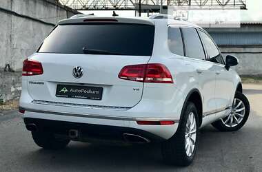 Позашляховик / Кросовер Volkswagen Touareg 2015 в Києві