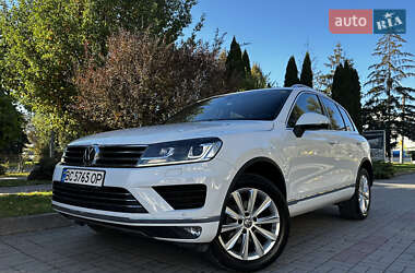 Внедорожник / Кроссовер Volkswagen Touareg 2015 в Тернополе