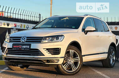 Внедорожник / Кроссовер Volkswagen Touareg 2015 в Киеве