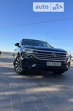 Внедорожник / Кроссовер Volkswagen Touareg 2020 в Николаеве