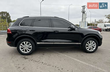 Внедорожник / Кроссовер Volkswagen Touareg 2013 в Борисполе