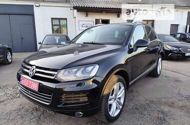 Внедорожник / Кроссовер Volkswagen Touareg 2014 в Чернигове