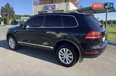 Позашляховик / Кросовер Volkswagen Touareg 2011 в 