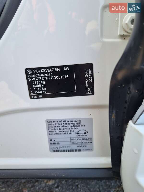 Внедорожник / Кроссовер Volkswagen Touareg 2015 в Белгороде-Днестровском