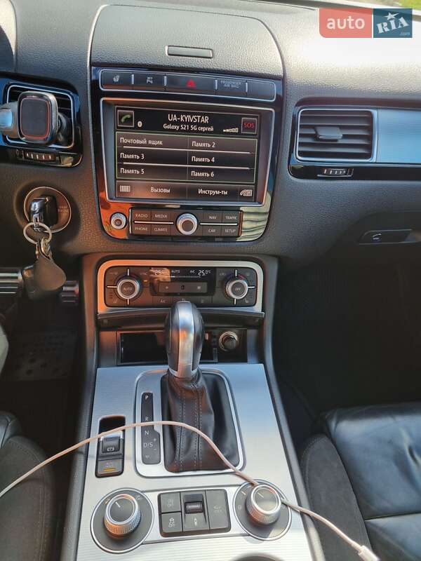 Внедорожник / Кроссовер Volkswagen Touareg 2015 в Белгороде-Днестровском