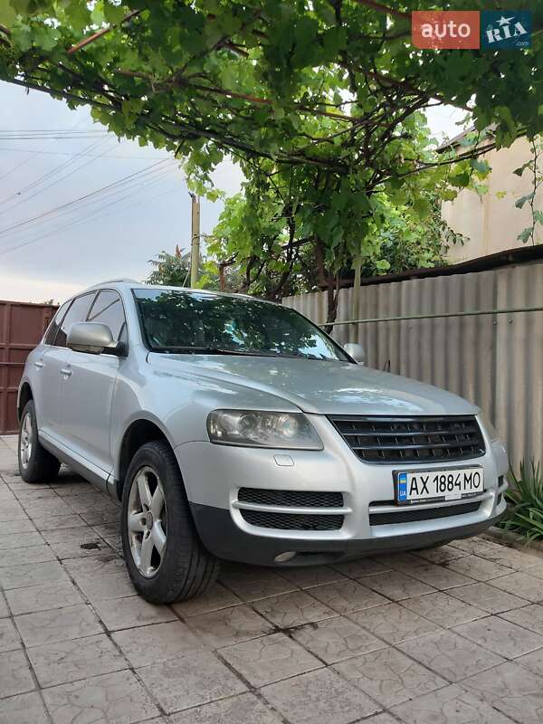 Позашляховик / Кросовер Volkswagen Touareg 2005 в Харкові