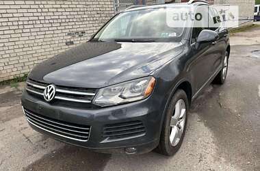 Позашляховик / Кросовер Volkswagen Touareg 2013 в Львові