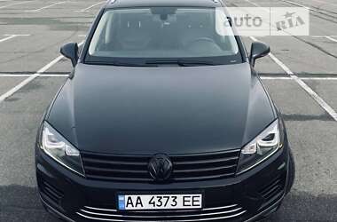 Внедорожник / Кроссовер Volkswagen Touareg 2014 в Киеве