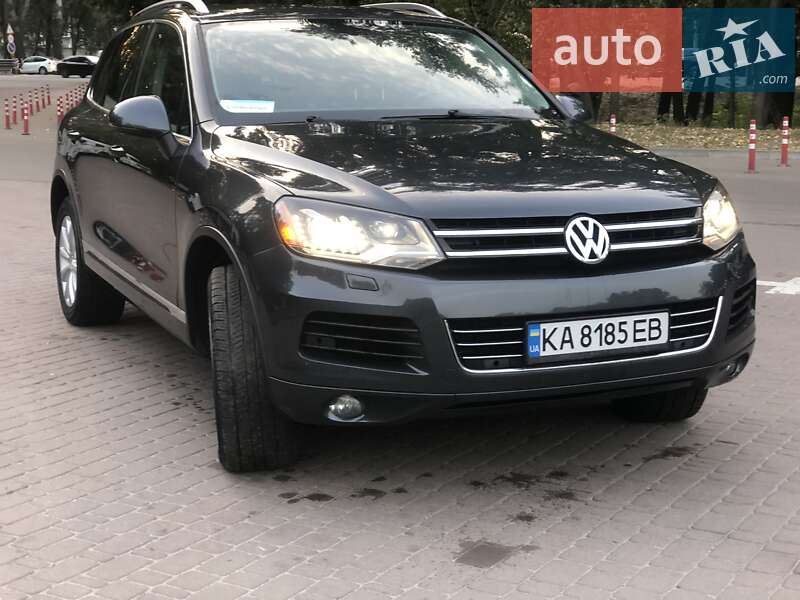 Внедорожник / Кроссовер Volkswagen Touareg 2010 в Киеве