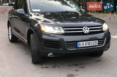 Внедорожник / Кроссовер Volkswagen Touareg 2010 в Киеве