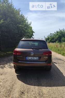 Позашляховик / Кросовер Volkswagen Touareg 2012 в Львові