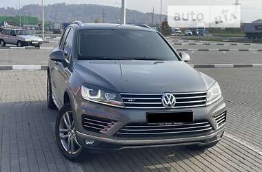 Внедорожник / Кроссовер Volkswagen Touareg 2015 в Мукачево