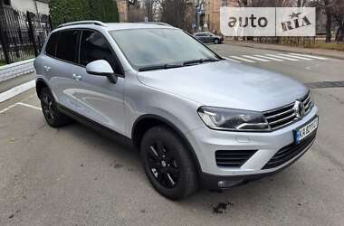 Внедорожник / Кроссовер Volkswagen Touareg 2016 в Киеве