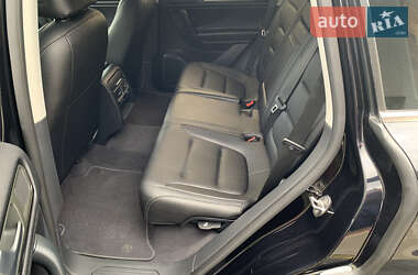 Внедорожник / Кроссовер Volkswagen Touareg 2013 в Киеве